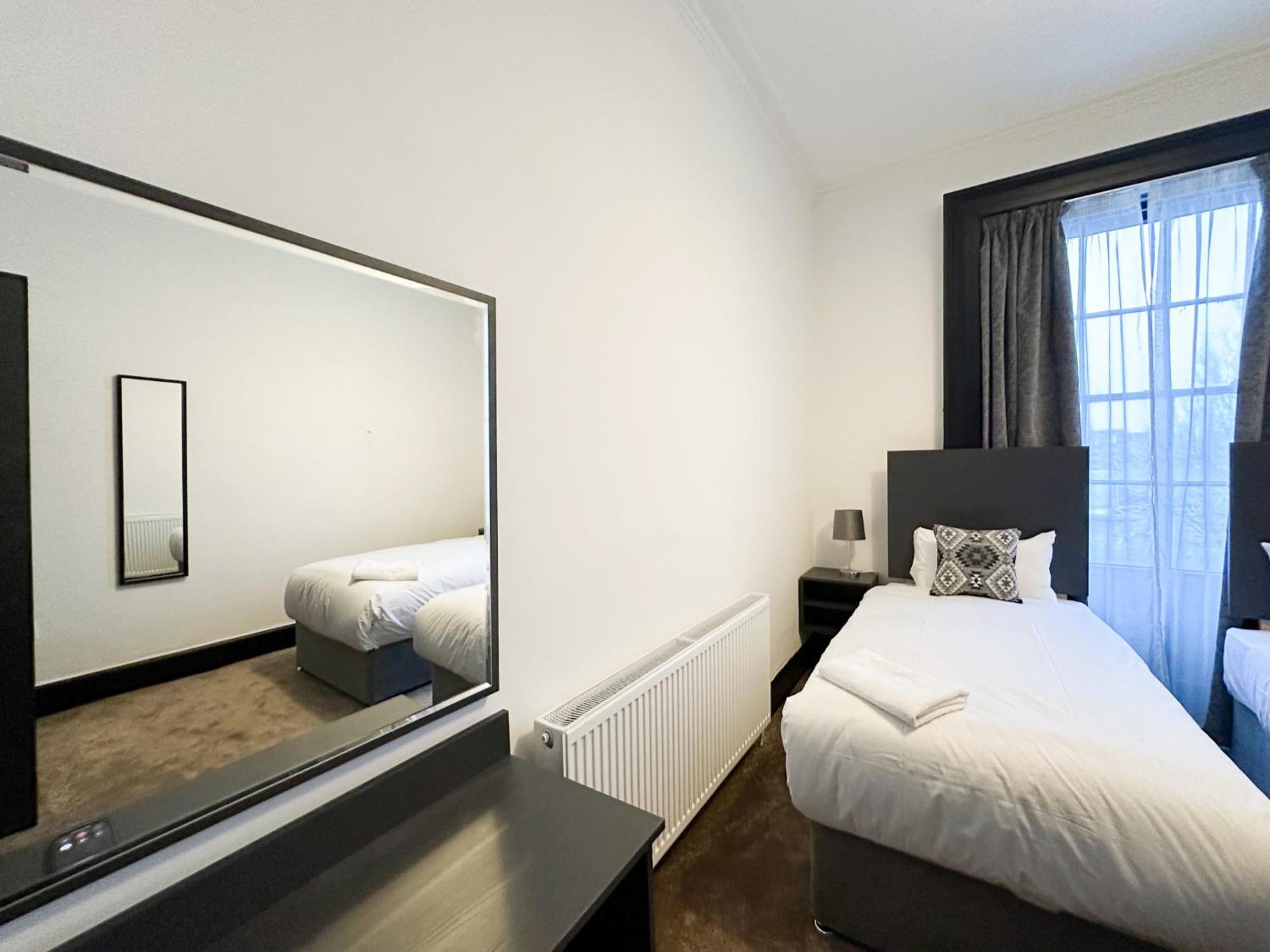Mulberry Aparthotel Newcastle Gateshead Room photo